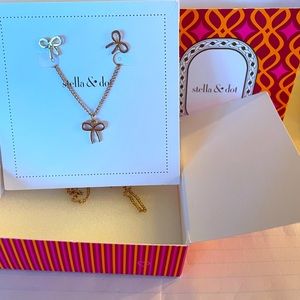BNIB Stella and Dot cute Bow neklace and earrings